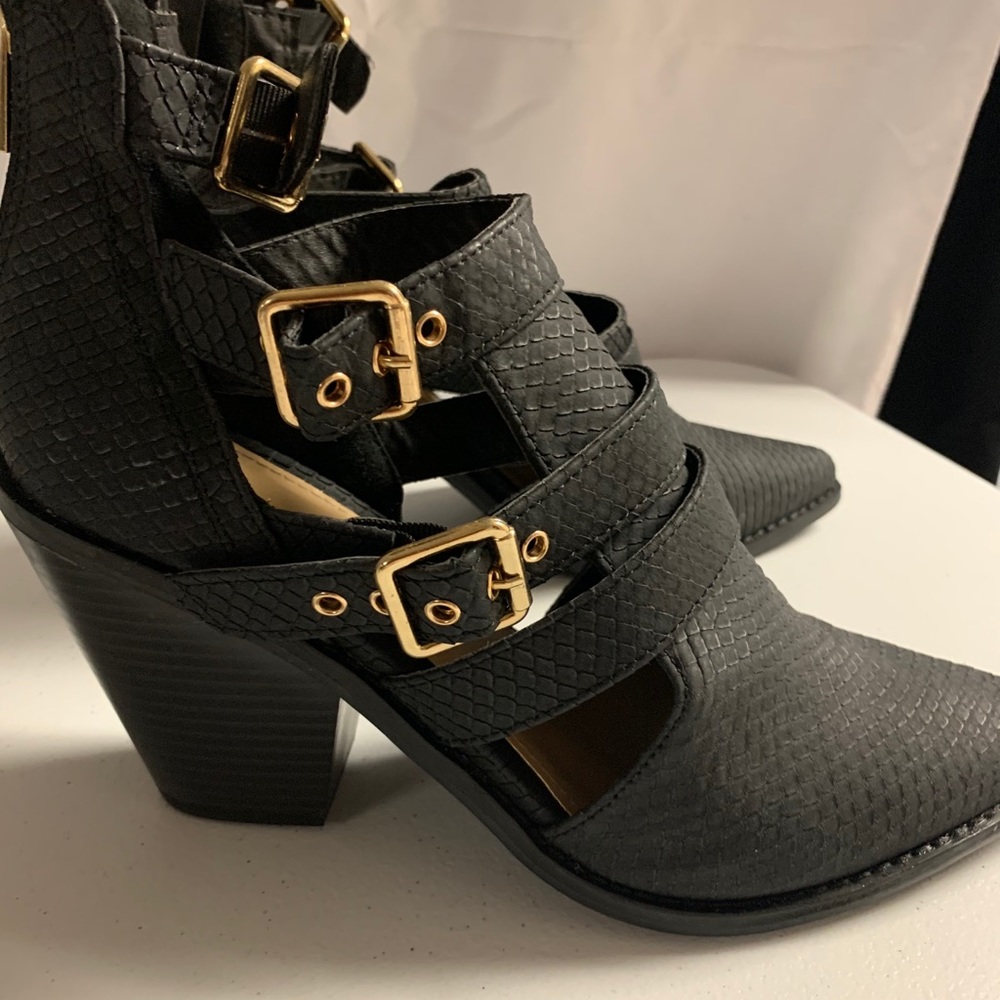 Gorgeous Black heels